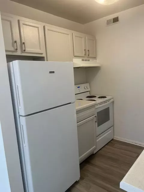 17 Middlesex Rd, Newport News, VA 23606