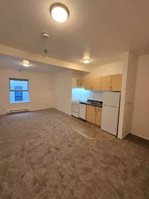 200 5th Ave S, Seattle, WA 98104