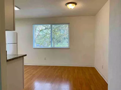 1905 E Mill Plain Blvd, Vancouver, WA 98661