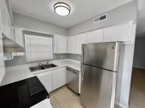 10212 N Ojus Dr, Tampa, FL 33617