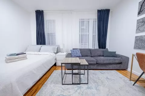 200 E 11th St, New York, NY 10003