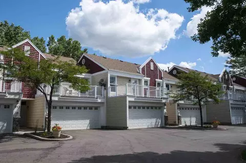 869 Wescott Sq, Eagan, MN 55123