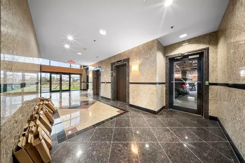 1031 Zorn Ave, Louisville, KY 40207
