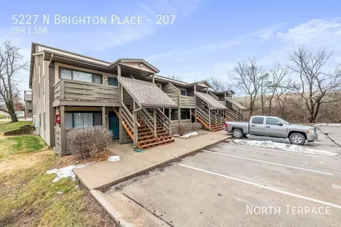 5225 N Brighton Pl, Kansas City, MO 64119
