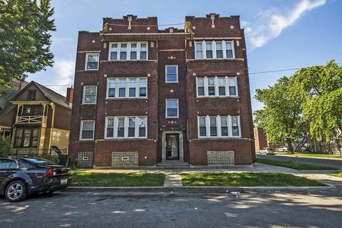 7135 S Blackstone Ave, Chicago, IL 60619