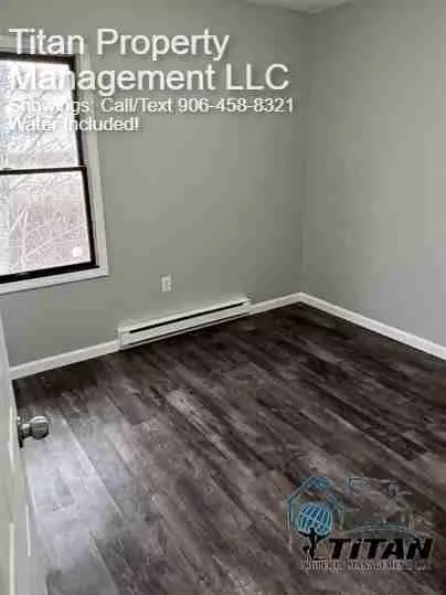 605 Lakeshore Dr, Ishpeming, MI 49849