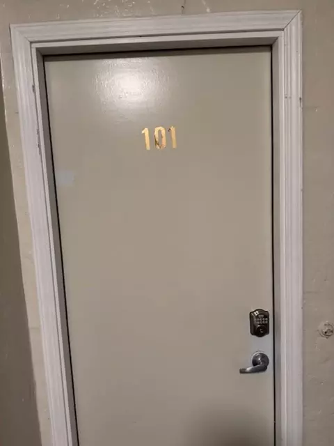 2416 8th Ave, Oakland, CA 94606