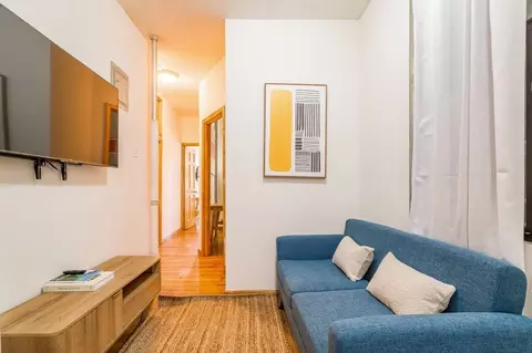 200 E 11th St, New York, NY 10003