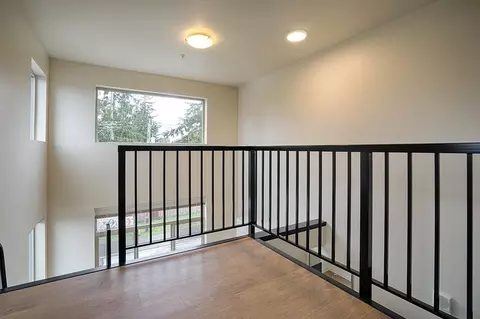 17020 Aurora Ave N, Shoreline, WA 98133