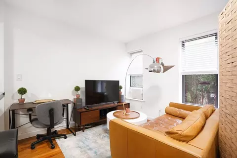 317 E 75th St, New York, NY 10021