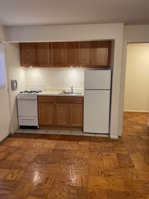 1500 12th St N, Arlington, VA 22209