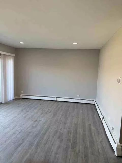 445 E 107th St, Chicago, IL 60628