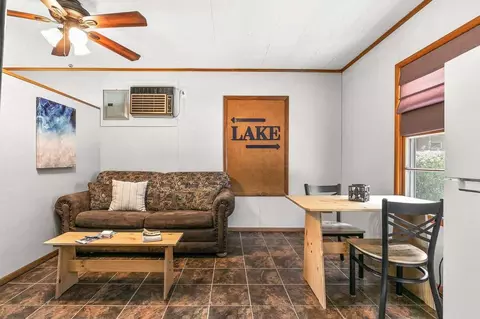 1715 Hideaway Rd, Galena, MO 65656