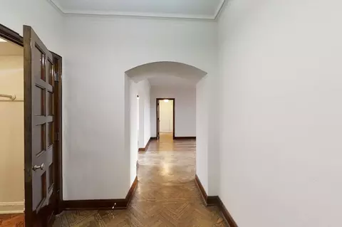5801 S Dorchester Ave, Chicago, IL 60637 photo 11