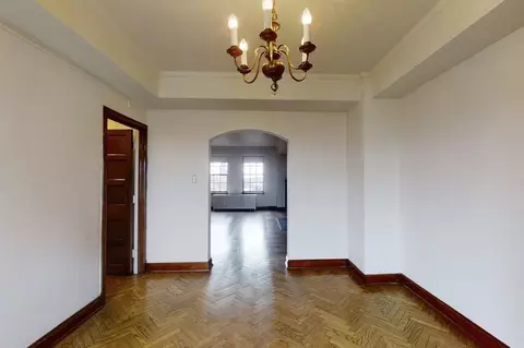 5801 S Dorchester Ave, Chicago, IL 60637 photo 8
