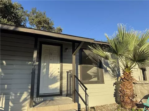520 Gentleman Rd, Balcones Heights, TX 78201
