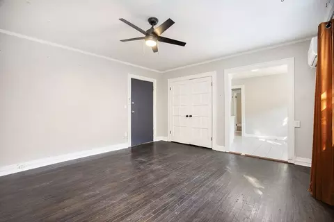 2733 Campbell St, Kansas City, MO 64109
