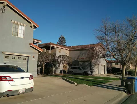 118120 9th St, Greenfield, CA 93927