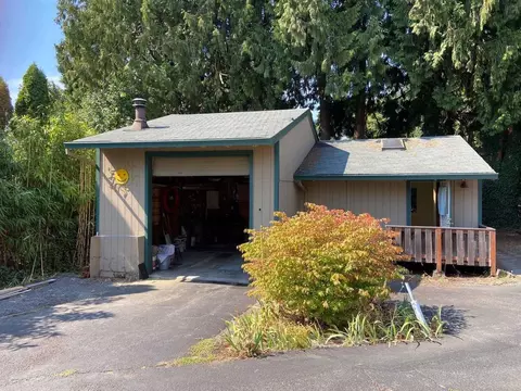 5543 SE Gill St, Jennings Lodge, OR 97267