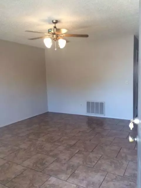 3624 Elm Springs Rd, Springdale, AR 72762 photo 2