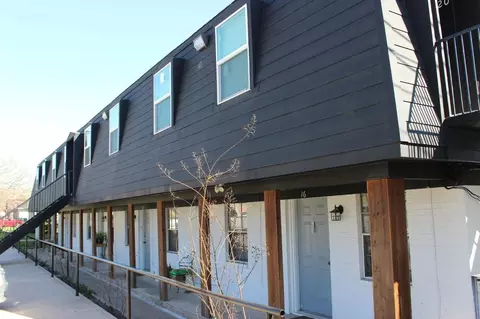 303 Goessler St, Brenham, TX 77833