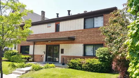 1639 N Farwell Ave, Milwaukee, WI 53202