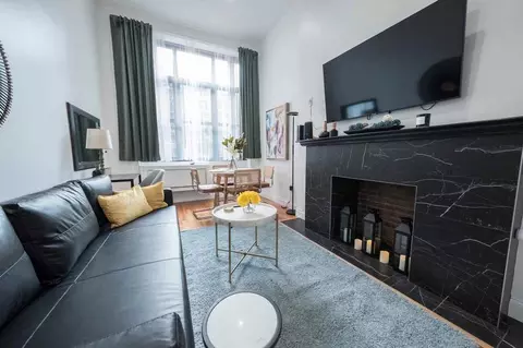 32 W 86th St, New York, NY 10024