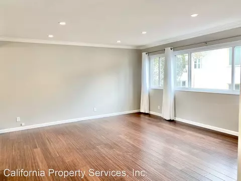 1010 Noel Dr, Menlo Park, CA 94025