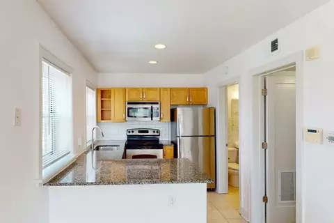 3411 Gillham Rd, Kansas City, MO 64111
