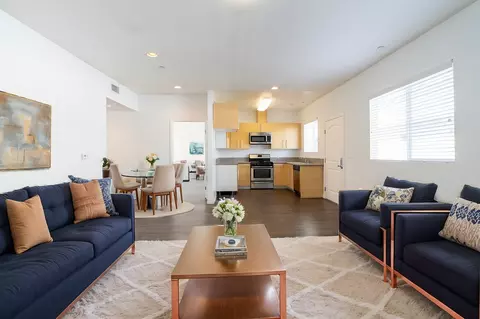 12045 Keswick St, Los Angeles, CA 91605