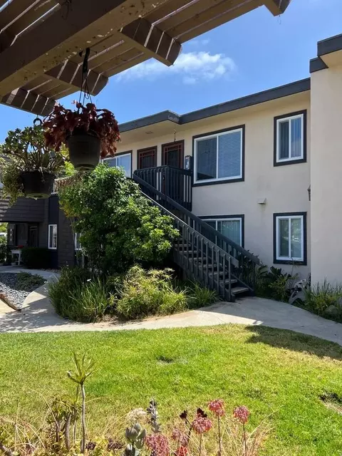 252 Acacia Ave, Carlsbad, CA 92008
