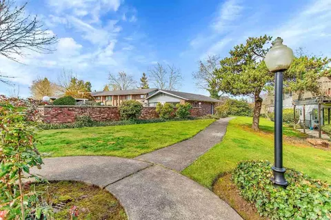 5660 SW 180th Ave Cor, Aloha, OR 97078