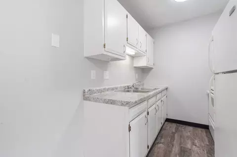 4323 N Division St, Davenport, IA 52806
