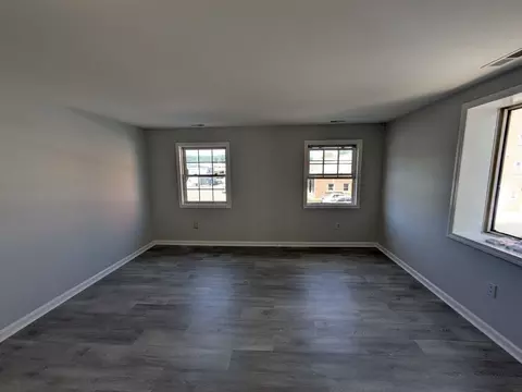 45 51 Minerva St, Derby, CT 06418