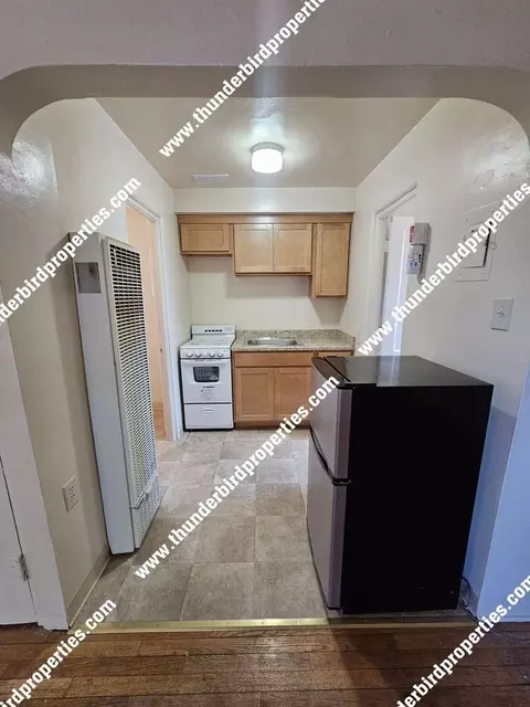 412 10th St SW, Albuquerque, NM 87102