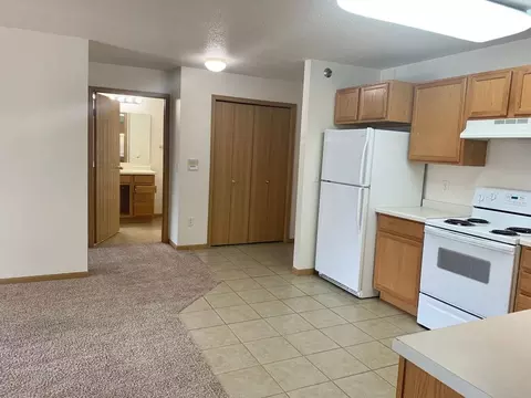 4201 33rd Ave S, Fargo, ND 58104