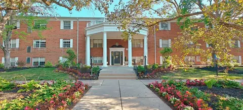 4577 Olentangy River Rd, Columbus, OH 43214