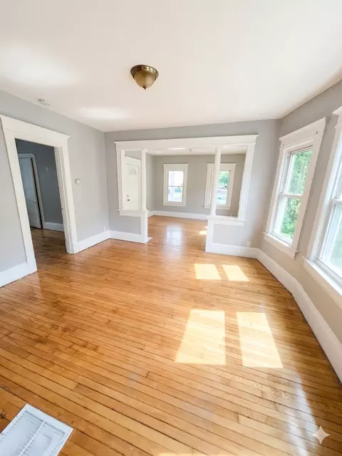 335 Oakland St, Springfield, MA 01108