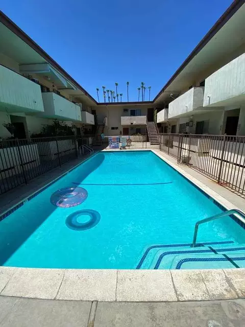 5301 Newcastle Ave, Los Angeles, CA 91316
