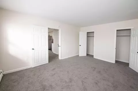 345 E County Line Rd, Warminster, PA 18974
