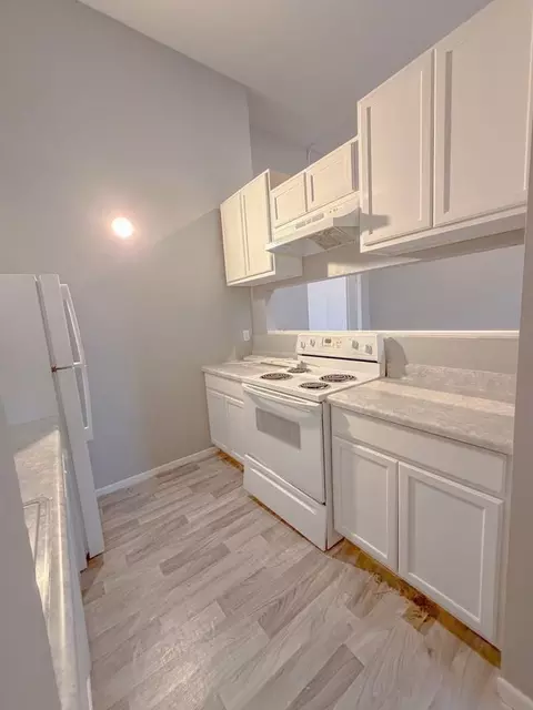 1012 S 24th St, Omaha, NE 68108