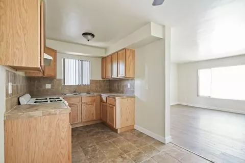 330 W 223rd St, Carson, CA 90745 photo 5