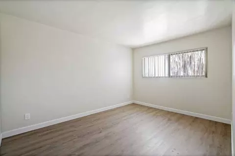 330 W 223rd St, Carson, CA 90745 photo 8
