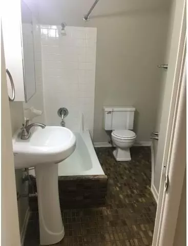 2300 N Clark St, Chicago, IL 60614 photo 18