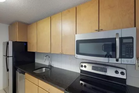 811 E Armour Blvd, Kansas City, MO 64109
