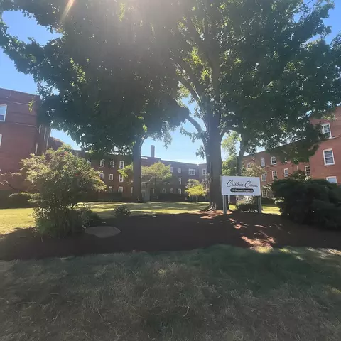 12511 Clifton Blvd, Lakewood, OH 44107