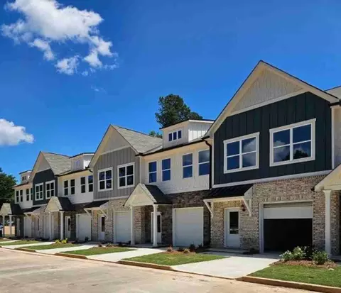 431 North Ave, Forest Park, GA 30297