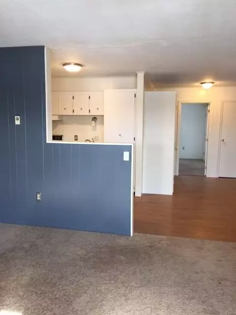 35 Townhouse Rd, Manchester, NH 03103