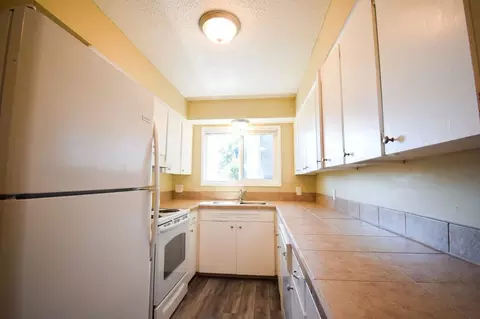 3560 SW Vista Dr, Cedar Hills, OR 97225