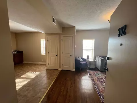 3007 Jackson St, Omaha, NE 68105